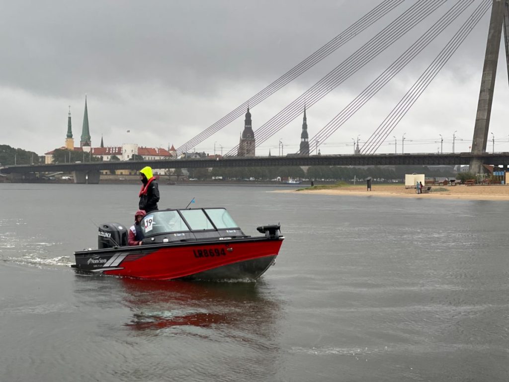 
Makšķerēšana no laivas
