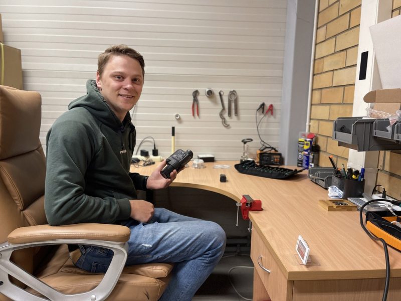 
Servisa galvenais meistars Einārs Dreimanis pie sava darba gada
