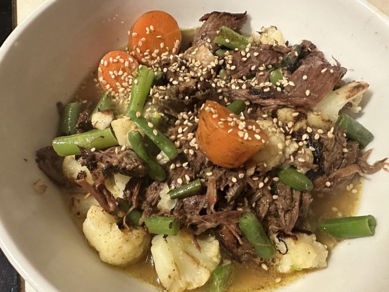 
Pārlej ar buljonu, var pārkaisīt ar sezama sēkliņām
