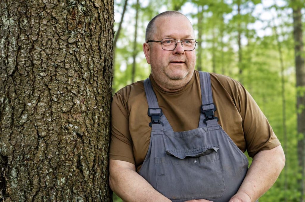 
Aivars Gorbāns ir Bejas mednieku kolektīva vadītājs. Viņš lāci “vaigā” gan nav redzējis, bet viņa klātbūtni jutis bieži.
